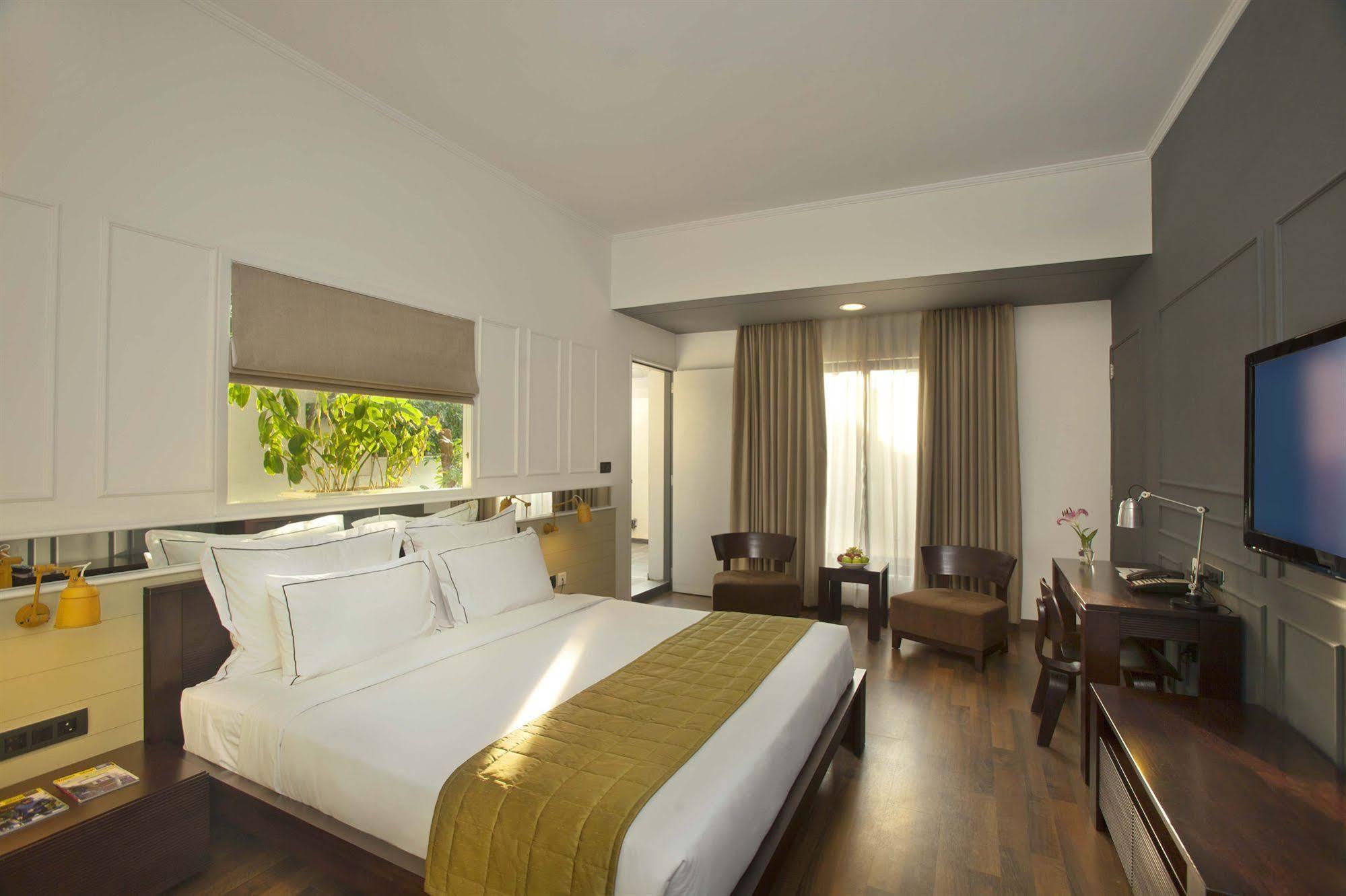 Escape Hotel & Spa Bangalore Exterior foto